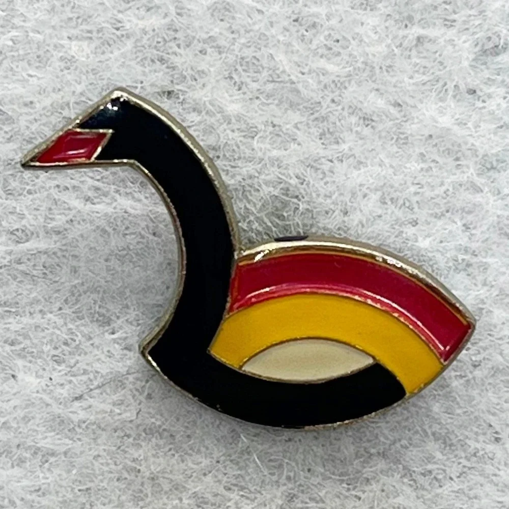 🔮 5/$25 Vintage Western‎ Australia Swan Pin